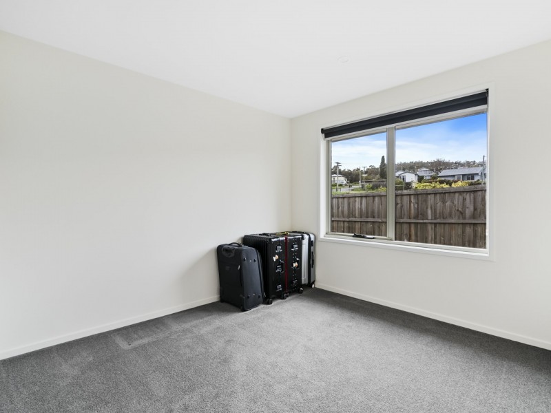 2/15 Bass Street, Warrane TAS 7018