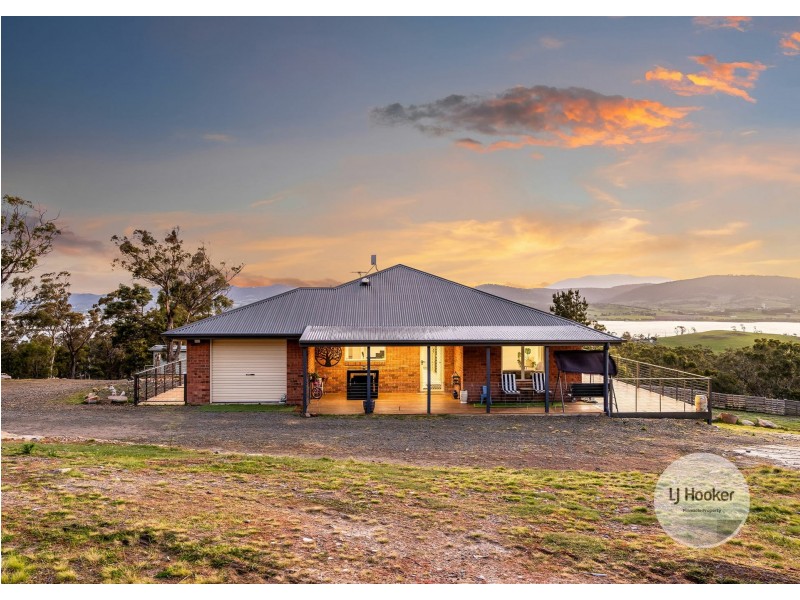 646 Shark Point Road, Penna TAS 7171