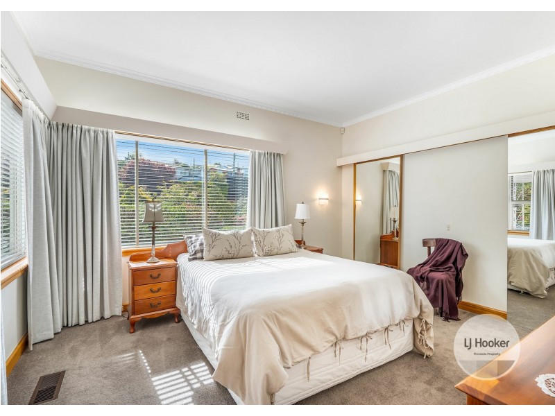 1 Lowestoft Avenue, Berriedale TAS 7011
