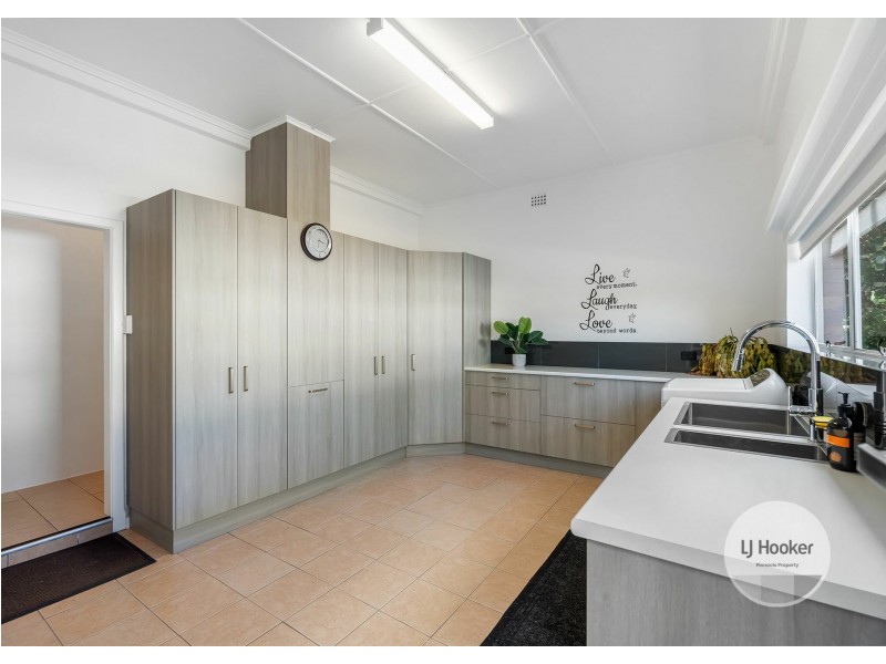 1 Lowestoft Avenue, Berriedale TAS 7011