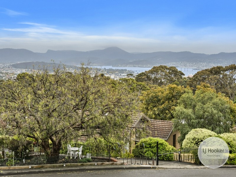 14 Lachlan Drive, Mount Nelson TAS 7007