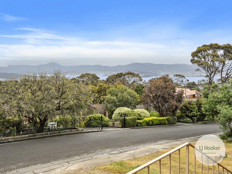 14 Lachlan Drive, Mount Nelson TAS 7007