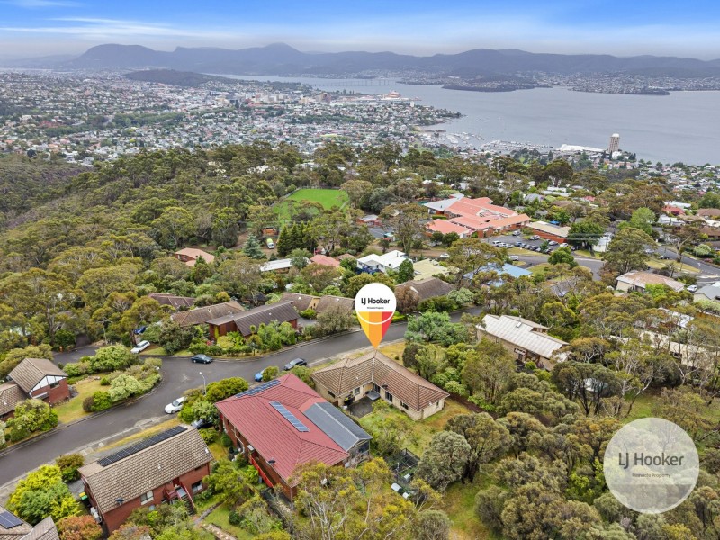 14 Lachlan Drive, Mount Nelson TAS 7007