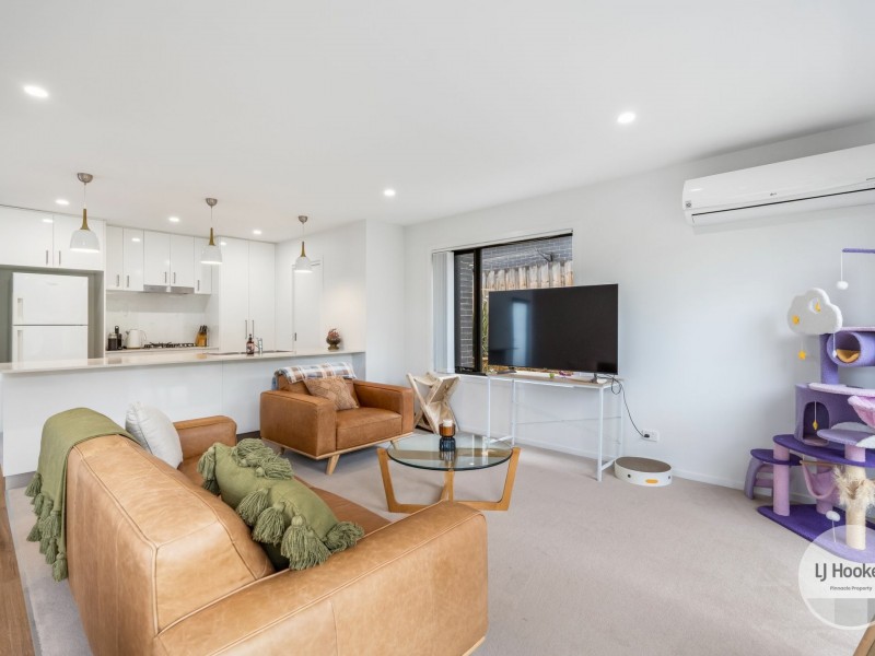 2/6 Dowding Crescent, New Town TAS 7008