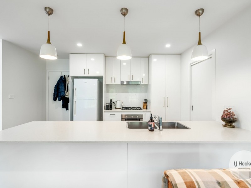 2/6 Dowding Crescent, New Town TAS 7008