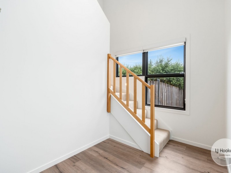 2/6 Dowding Crescent, New Town TAS 7008