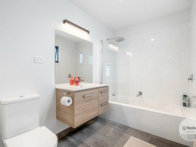 2/6 Dowding Crescent, New Town TAS 7008