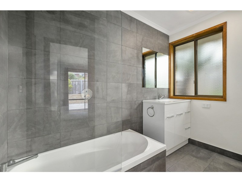 1/4 The Summit, Blackmans Bay TAS 7052