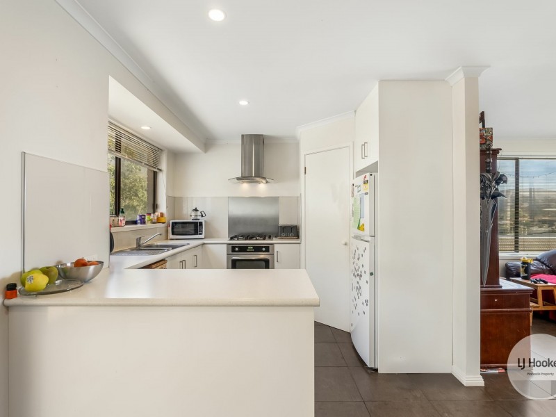 15 Lighton Way, Lenah Valley TAS 7008