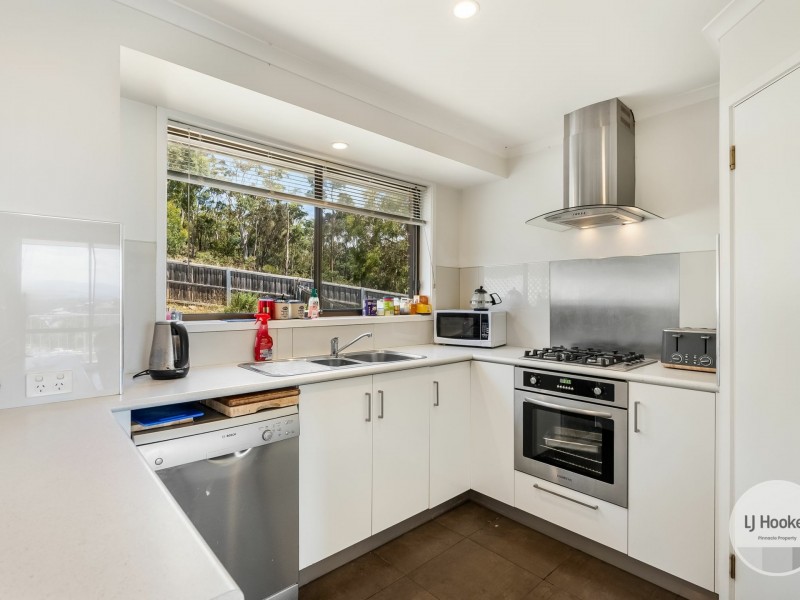 15 Lighton Way, Lenah Valley TAS 7008