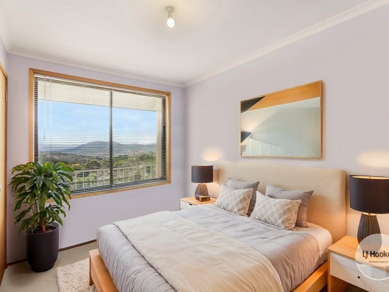15 Lighton Way, Lenah Valley TAS 7008