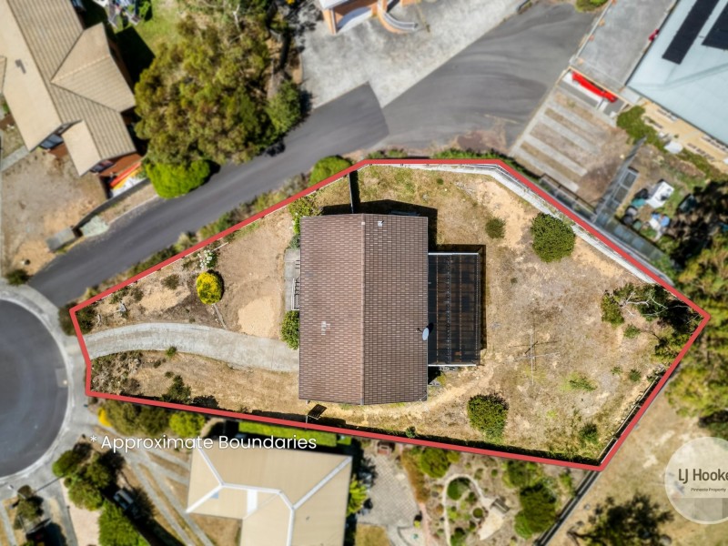 15 Lighton Way, Lenah Valley TAS 7008