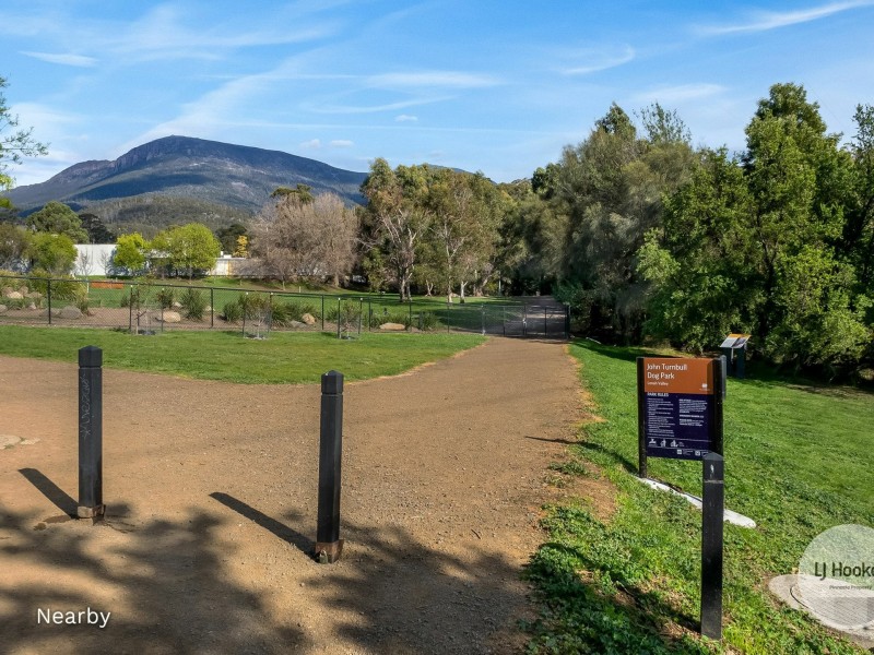 15 Lighton Way, Lenah Valley TAS 7008