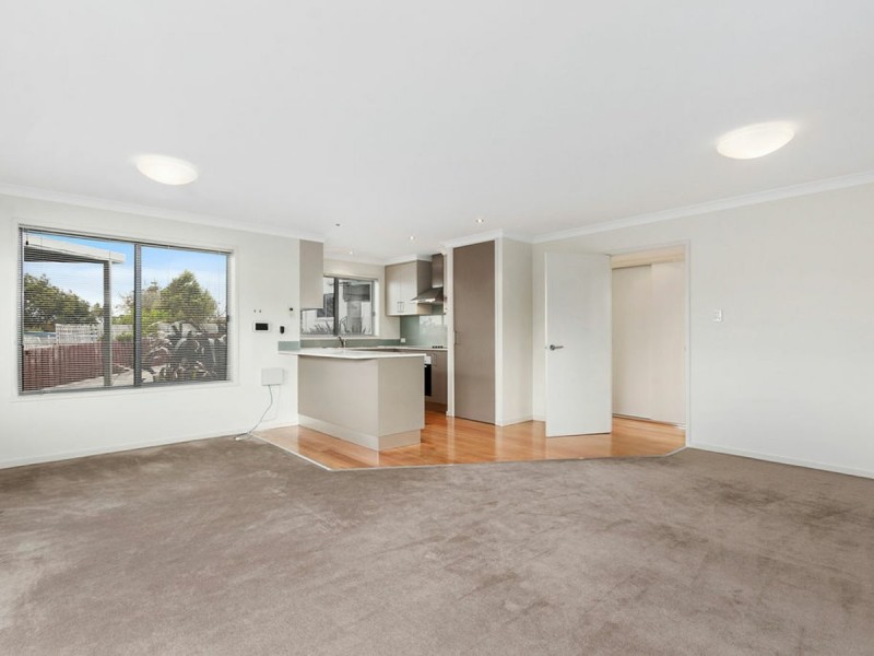 2/8 Kiama Place, Blackmans Bay TAS 7052