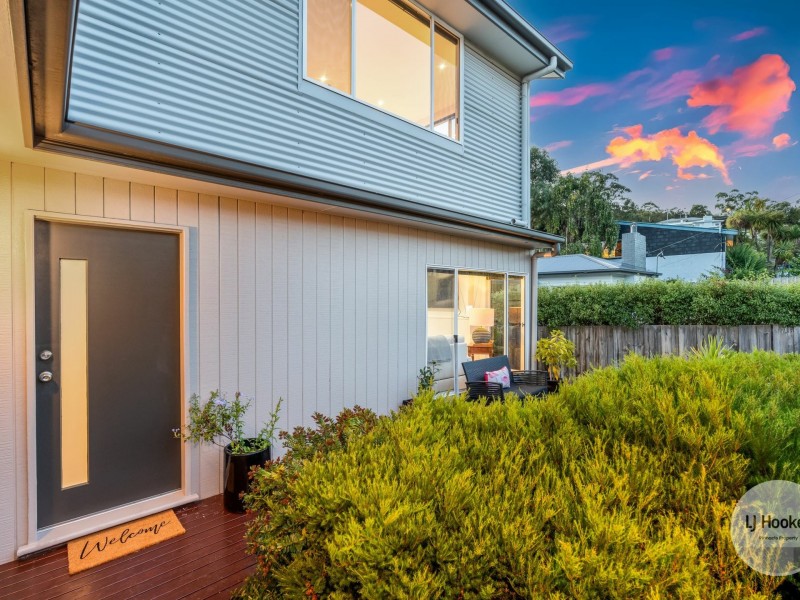 12 Rowitta Road, Lindisfarne TAS 7015