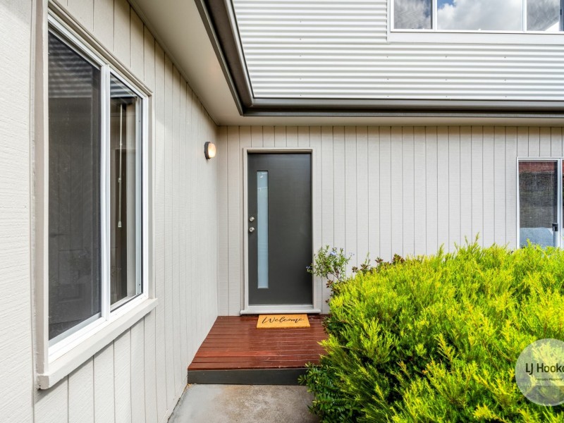12 Rowitta Road, Lindisfarne TAS 7015