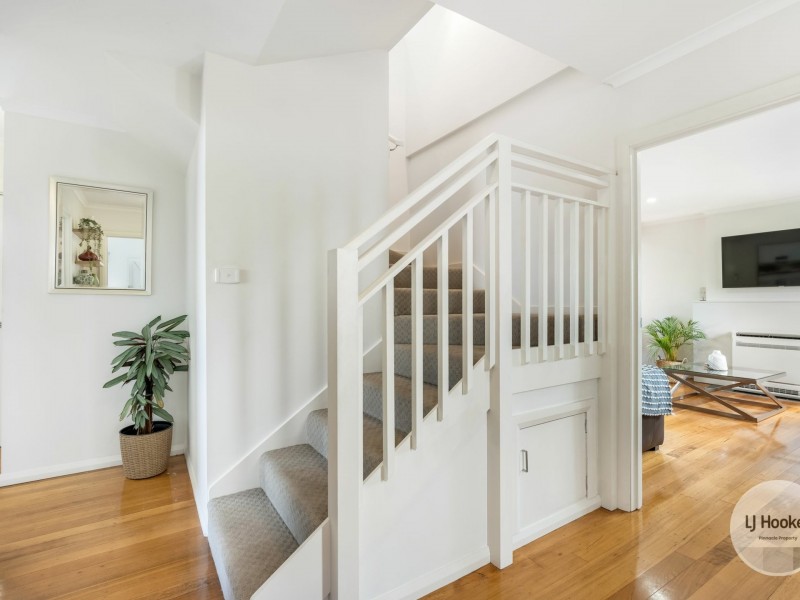 12 Rowitta Road, Lindisfarne TAS 7015