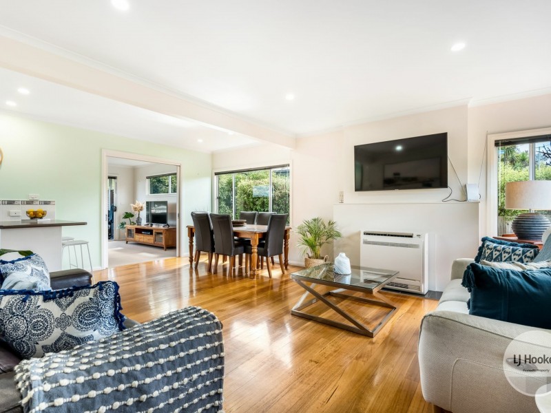 12 Rowitta Road, Lindisfarne TAS 7015