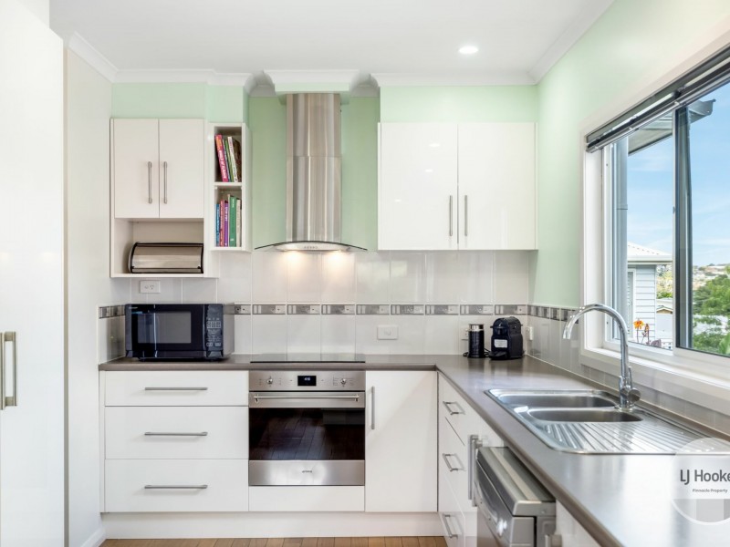 12 Rowitta Road, Lindisfarne TAS 7015
