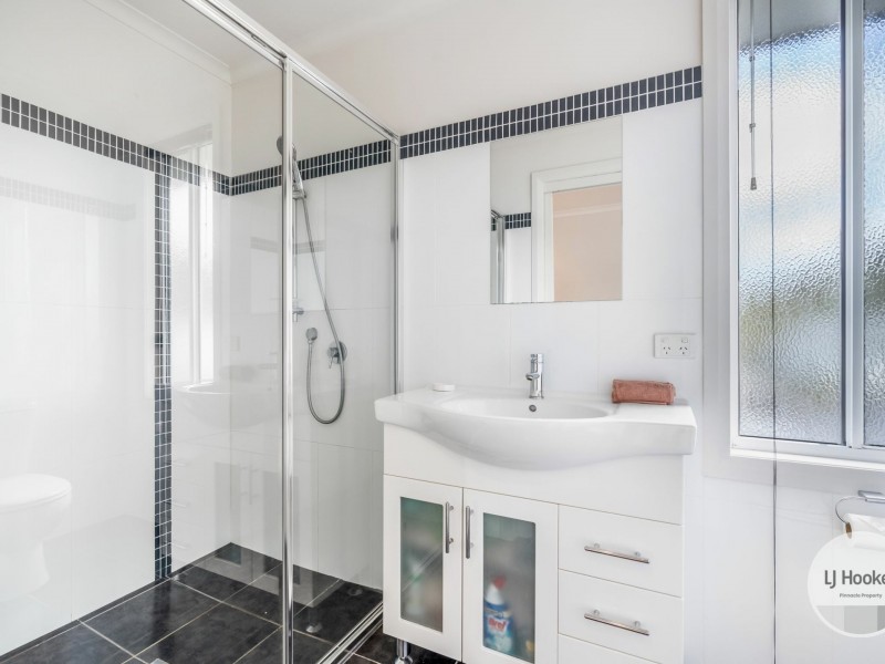 12 Rowitta Road, Lindisfarne TAS 7015