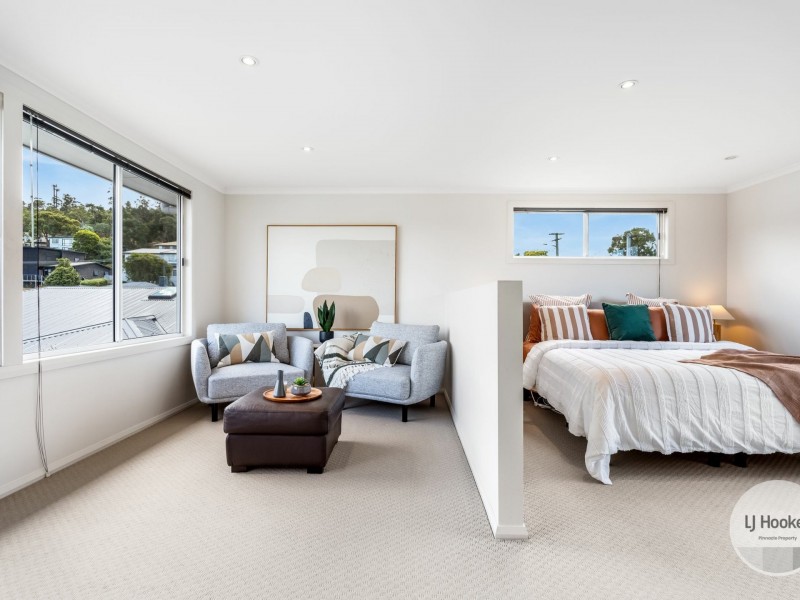 12 Rowitta Road, Lindisfarne TAS 7015