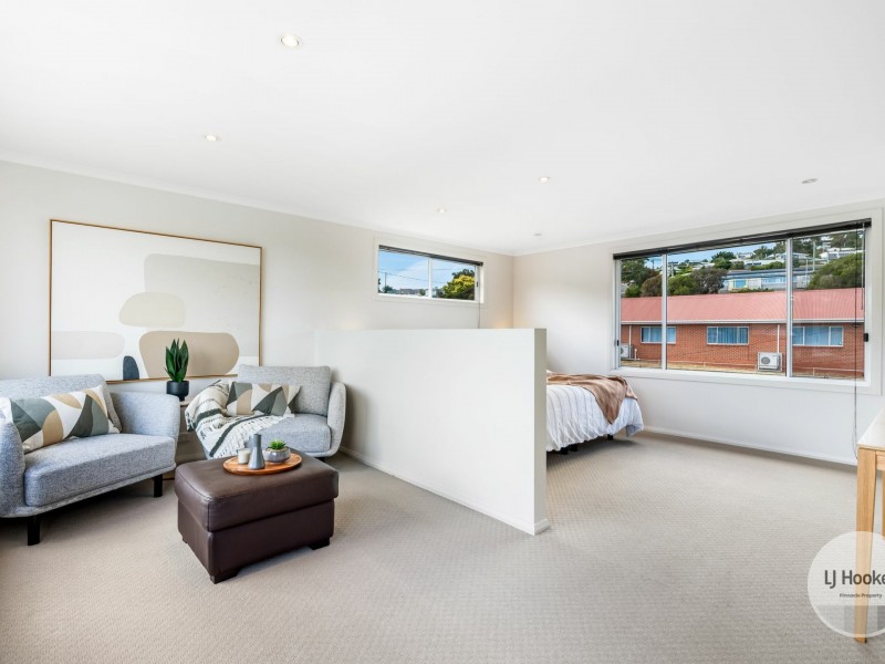 12 Rowitta Road, Lindisfarne TAS 7015