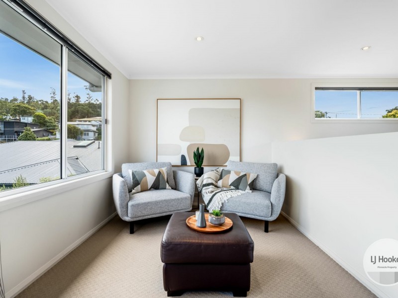 12 Rowitta Road, Lindisfarne TAS 7015