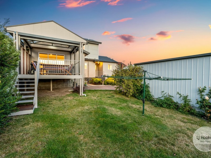 12 Rowitta Road, Lindisfarne TAS 7015