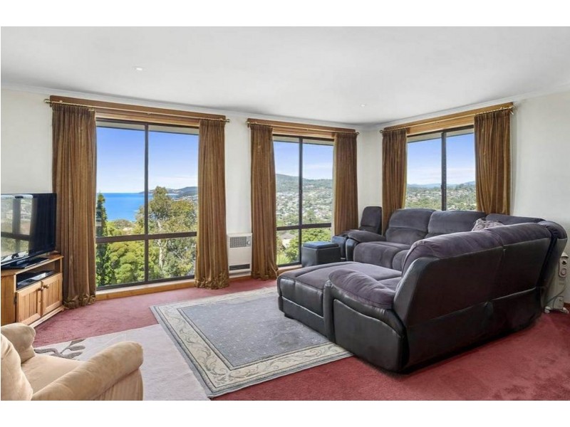 45 Tingira Road, Blackmans Bay TAS 7052