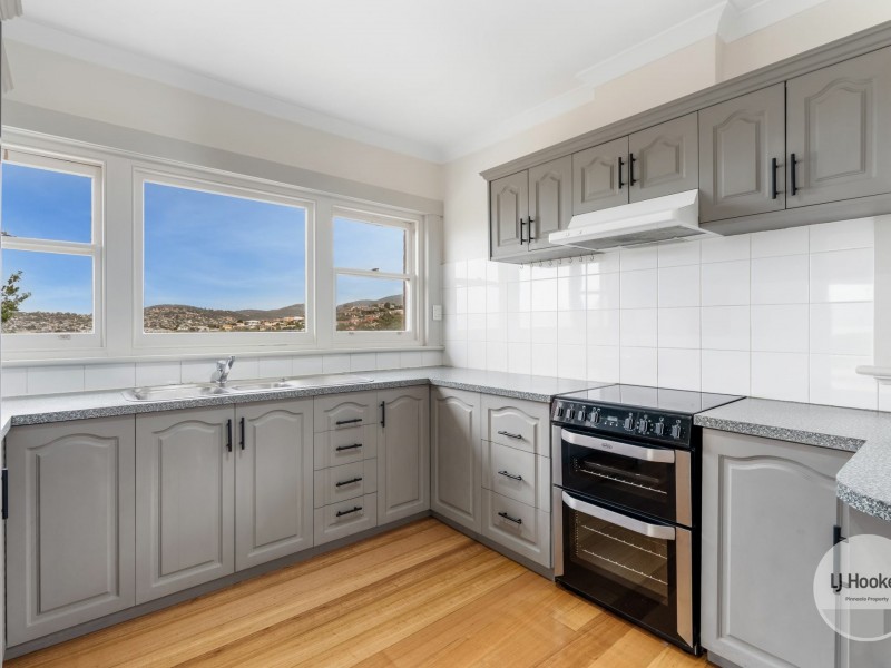 25 Barclay Crescent, Rosetta TAS 7010