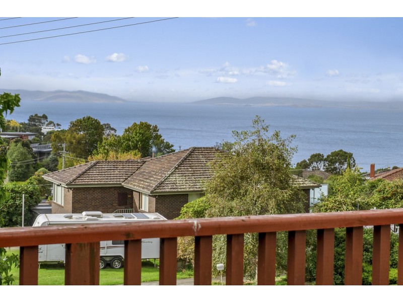 53 Illawarra Road, Blackmans Bay TAS 7052