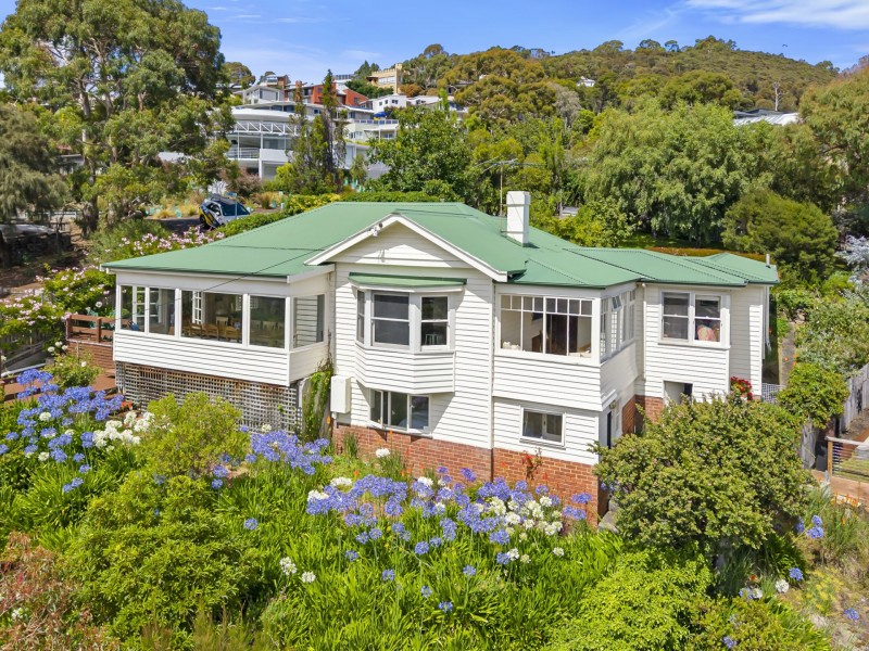 1 Zomay Avenue, Dynnyrne TAS 7005