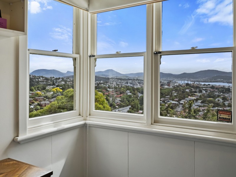 1 Zomay Avenue, Dynnyrne TAS 7005