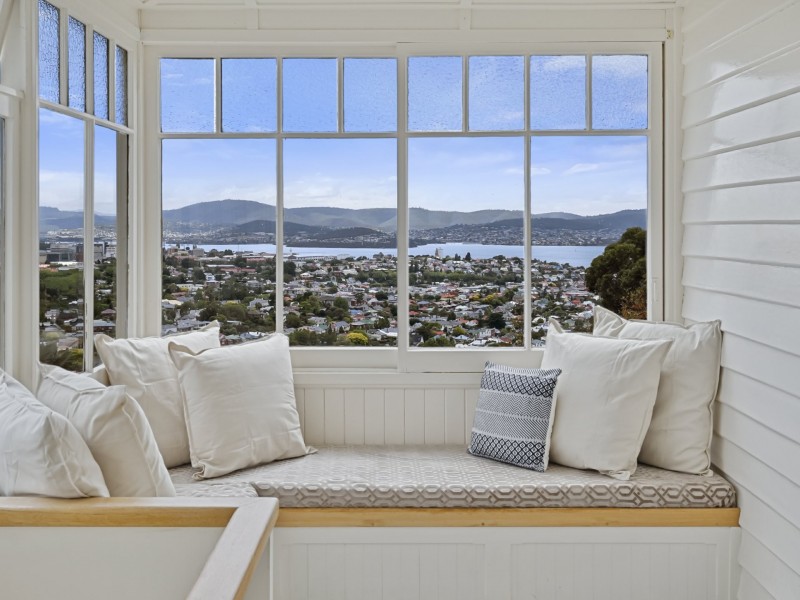 1 Zomay Avenue, Dynnyrne TAS 7005