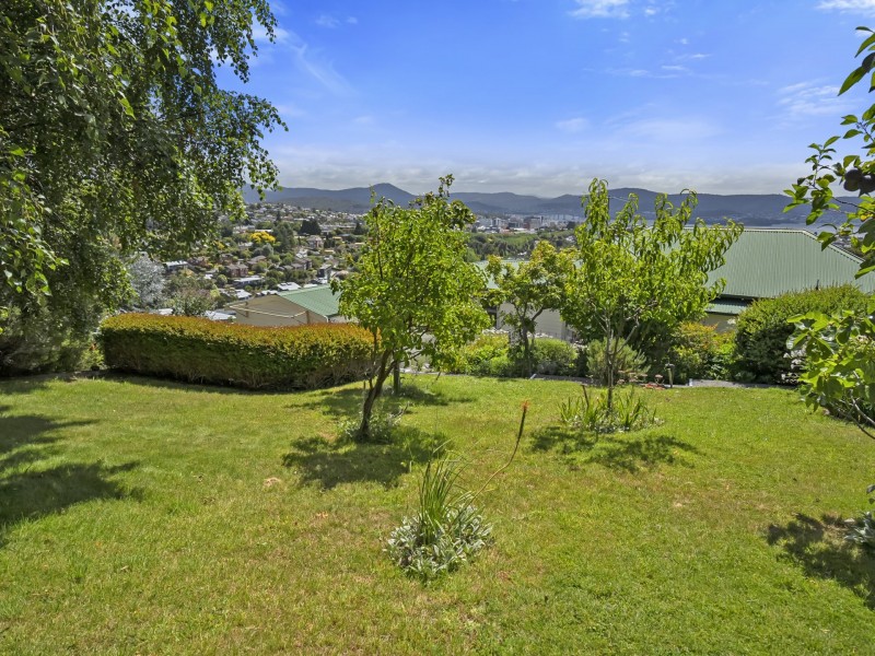 1 Zomay Avenue, Dynnyrne TAS 7005