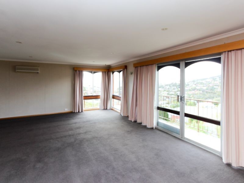 3/8 Stratton Avenue, Lenah Valley TAS 7008
