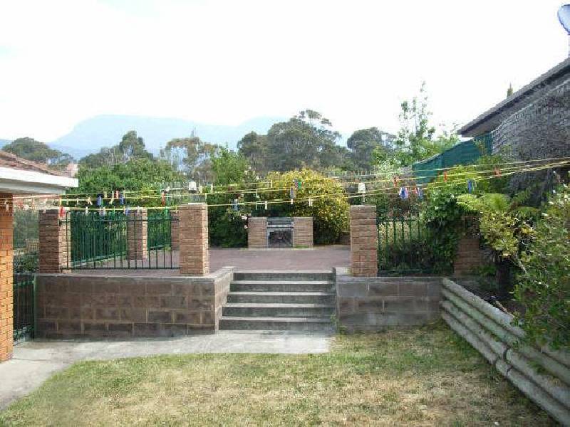 1 Calarie Court, Glenorchy TAS 7010