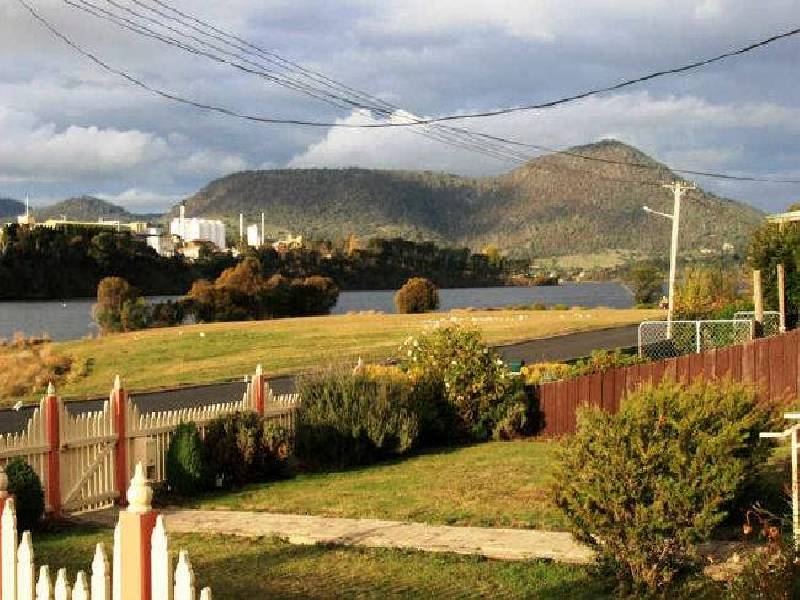 9 Curlew Parade, Claremont TAS 7011