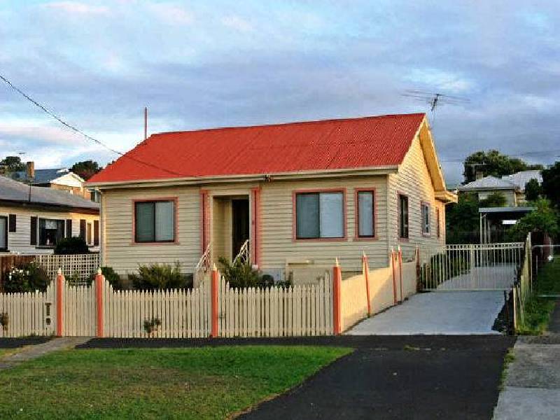 9 Curlew Parade, Claremont TAS 7011