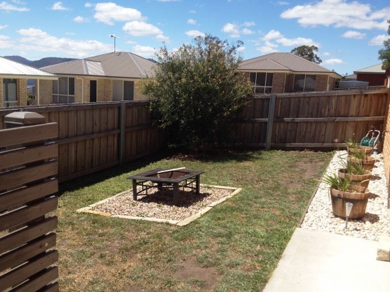 2/3 Russell Road, Claremont TAS 7011