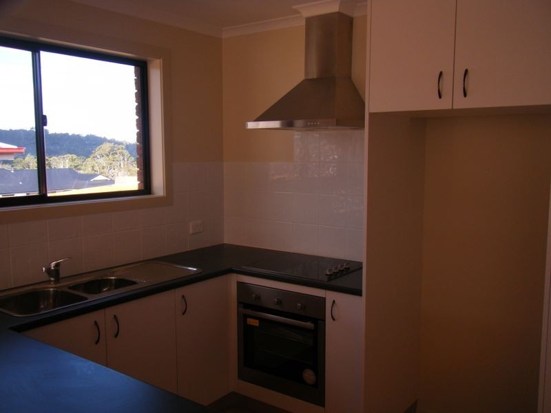 1/33 Queens Parade, Kingston TAS 7050