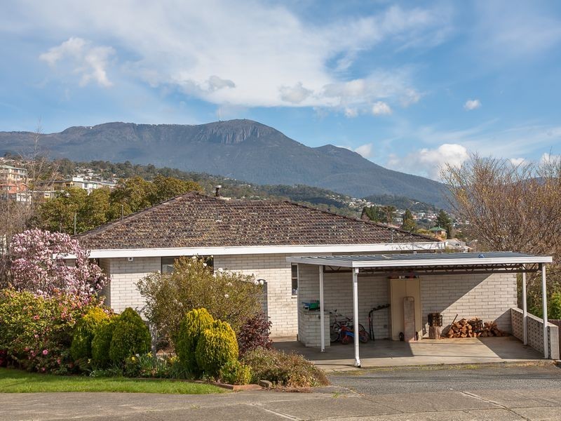 8 Tiersen Place, Sandy Bay TAS 7005