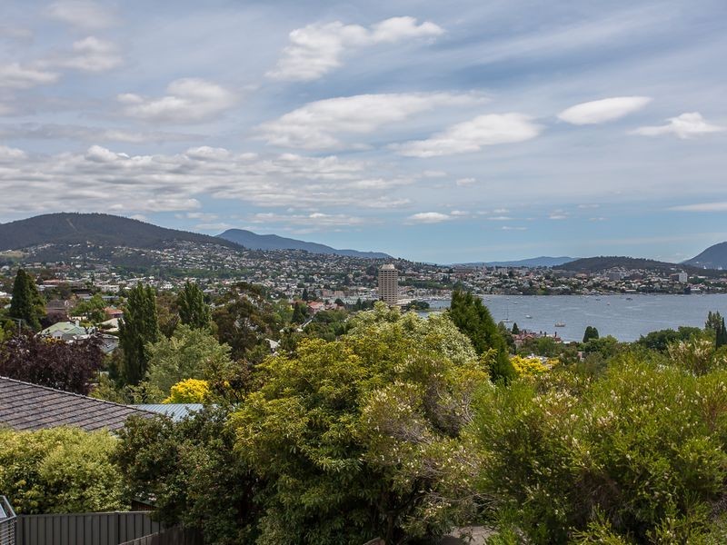 8 Tiersen Place, Sandy Bay TAS 7005