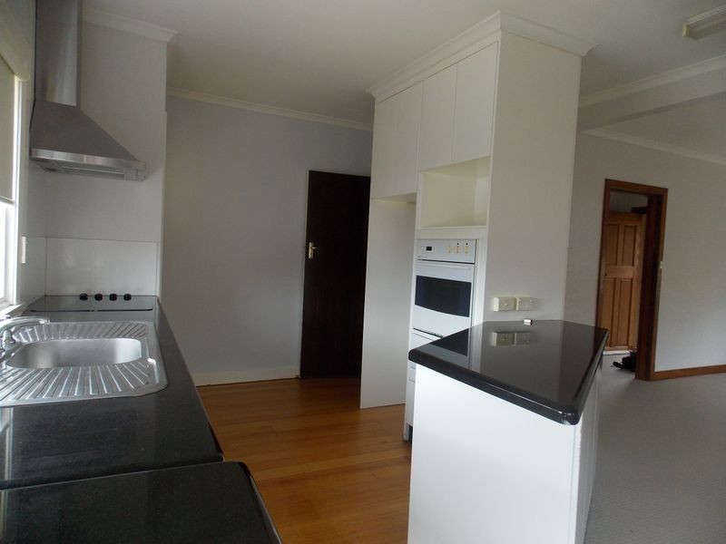 5 Lorraine Crescent, Rosetta TAS 7010