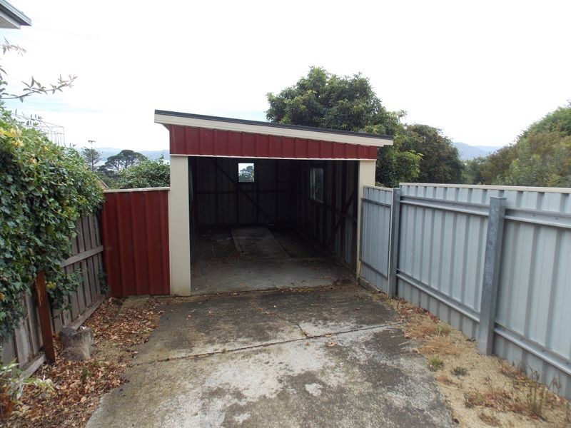 5 Lorraine Crescent, Rosetta TAS 7010