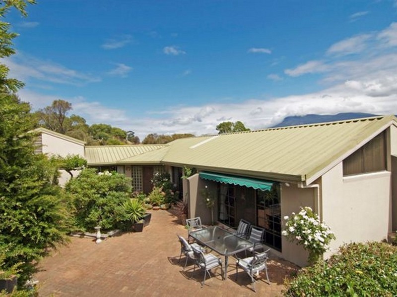 16 Oak Bank Road, Otago TAS 7017