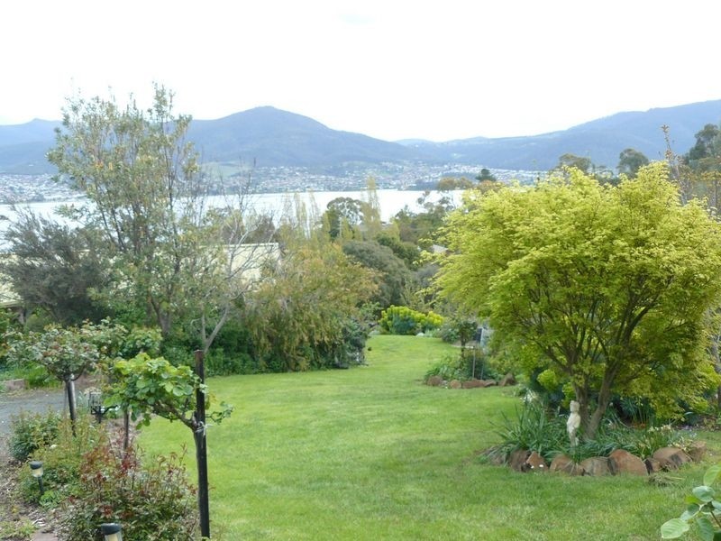 16 Oak Bank Road, Otago TAS 7017