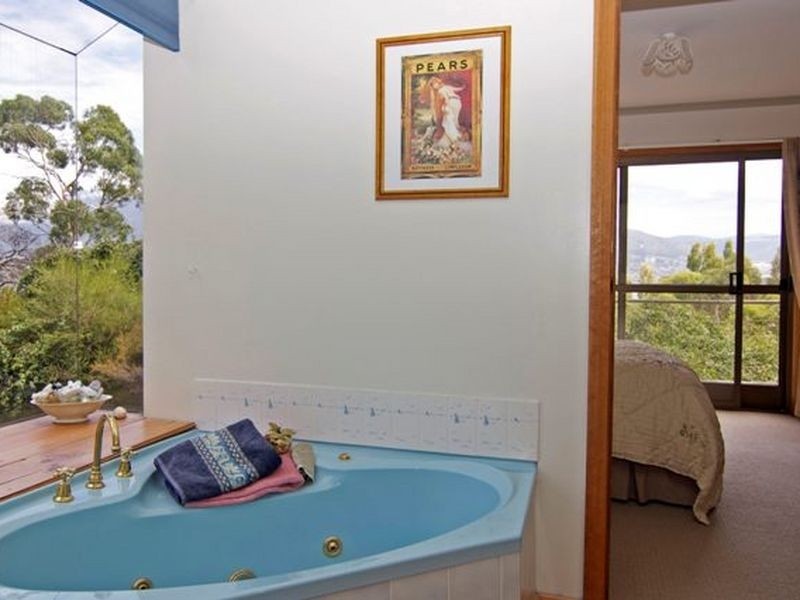 16 Oak Bank Road, Otago TAS 7017