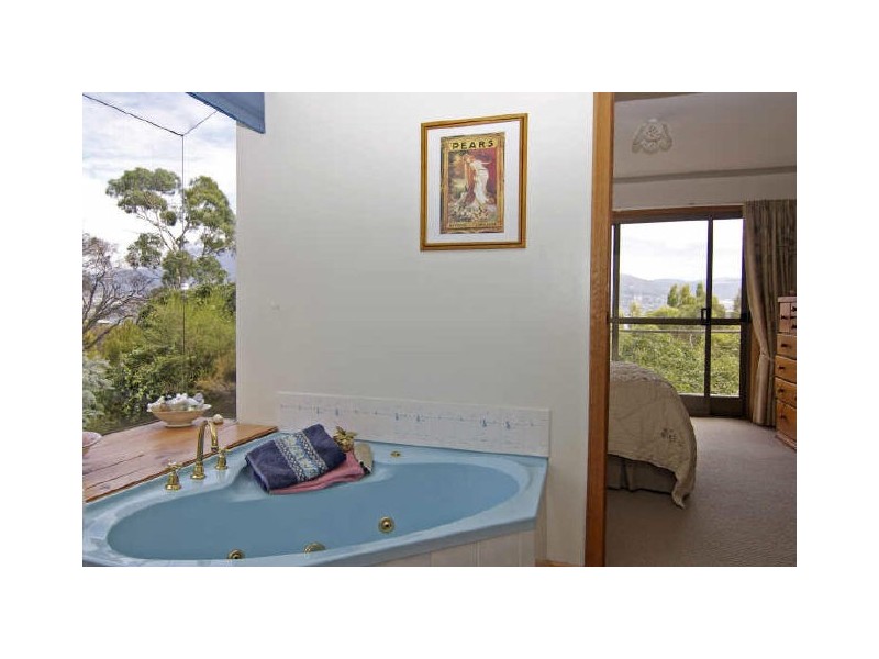 16 Oak Bank Road, Otago TAS 7017
