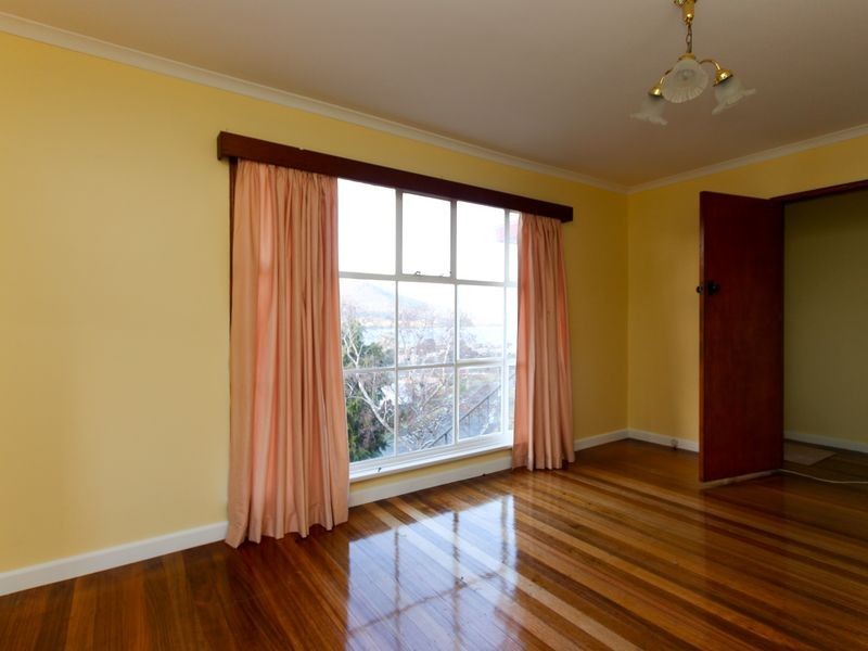 16 Pekurn Crescent, Berriedale TAS 7011